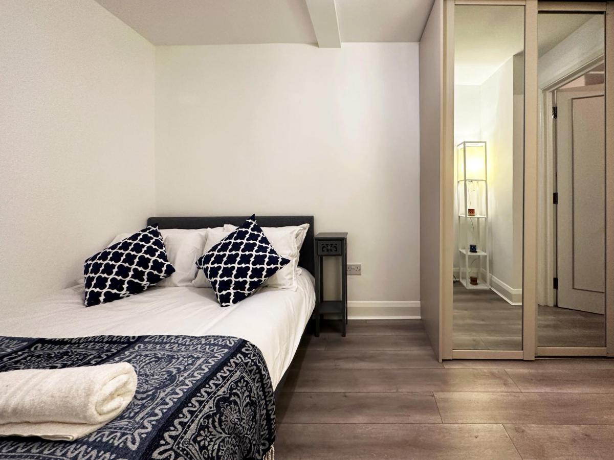 Chic Apartment In Mayfair Londra Exterior foto
