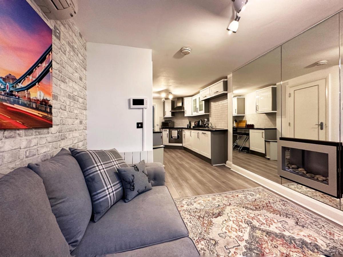 Chic Apartment In Mayfair Londra Exterior foto